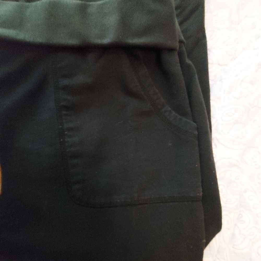 3/$30 Lane Bryant Capri casual pant 18/20W Black - Picture 4 of 4